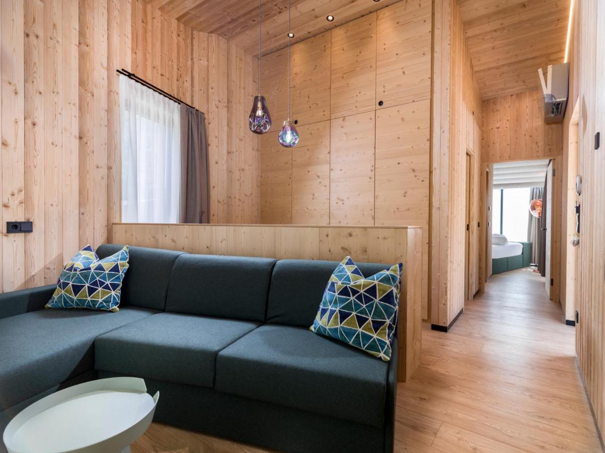 Skyview Chalets Am Camping Toblacher See Екстериор снимка