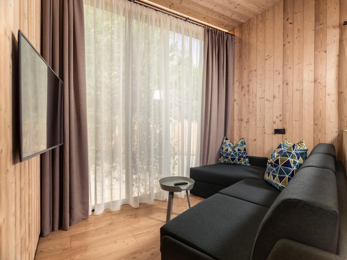 Skyview Chalets Am Camping Toblacher See Екстериор снимка