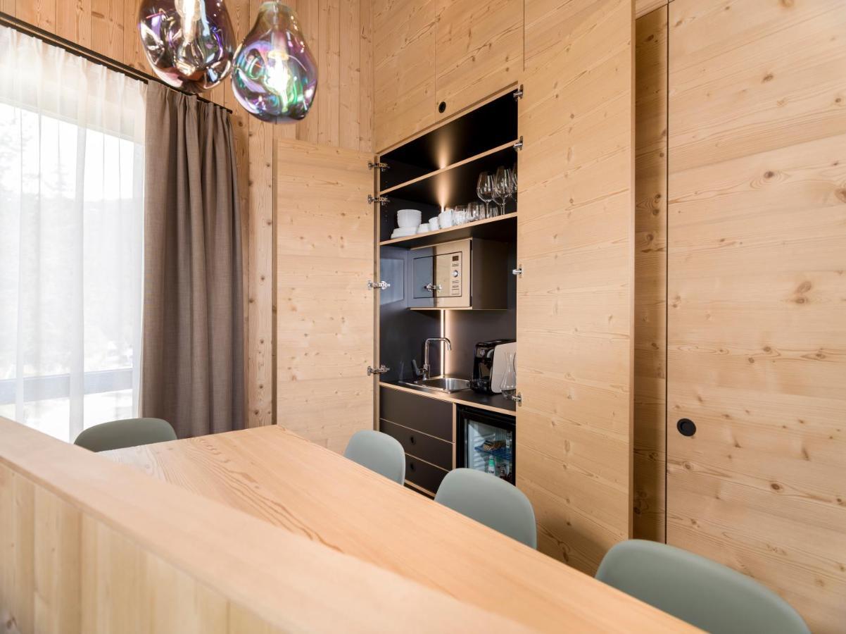 Skyview Chalets Am Camping Toblacher See Екстериор снимка