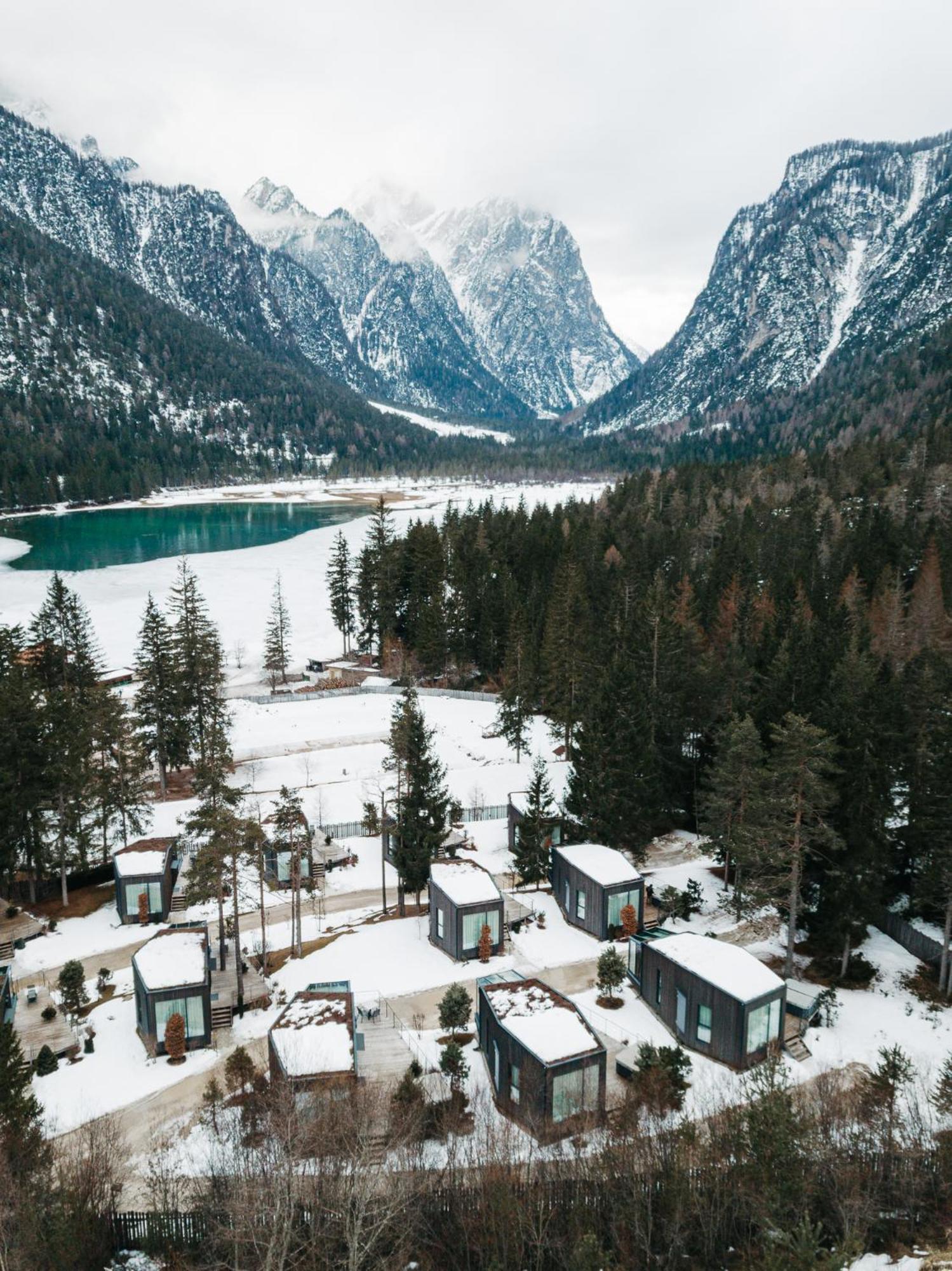 Skyview Chalets Am Camping Toblacher See Екстериор снимка